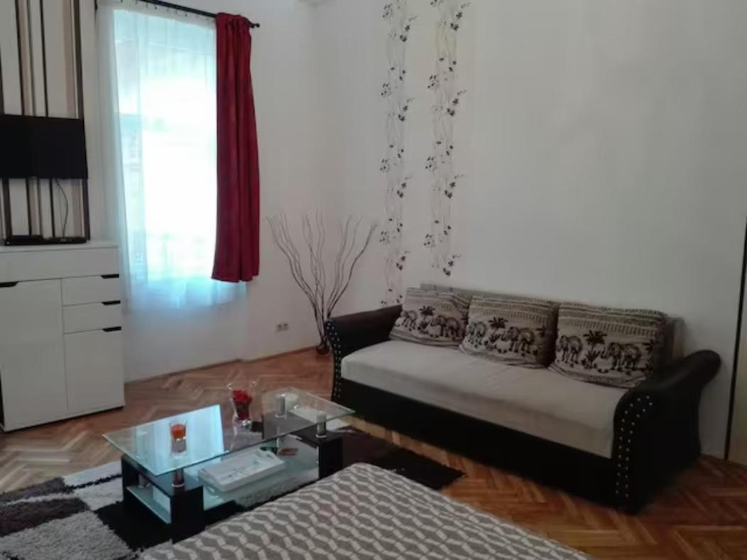 Apartament Sunshine Flat At The Blaha Budapesta